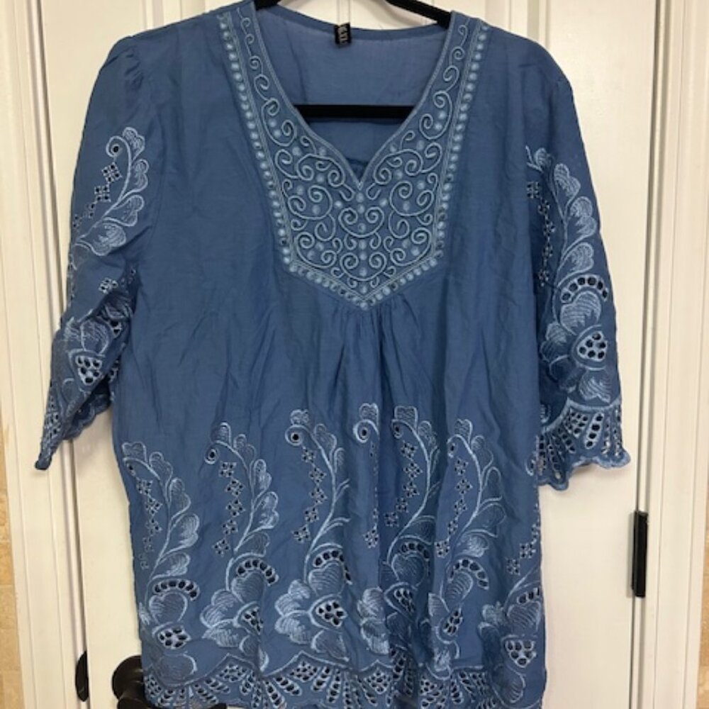 Blue Lilongxin 4XL V-Neck Top with Beautiful Stitched Designs